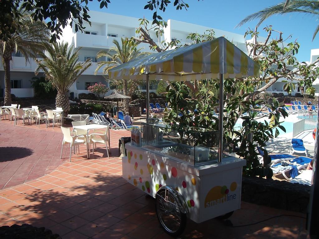 Apartamentos Ficus Costa Teguise Exteriör bild