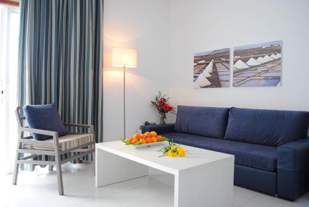 Apartamentos Ficus Costa Teguise Exteriör bild