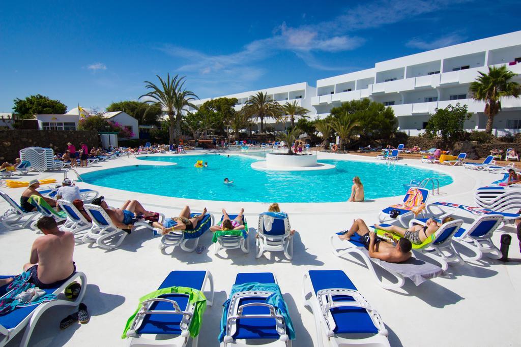 Apartamentos Ficus Costa Teguise Exteriör bild